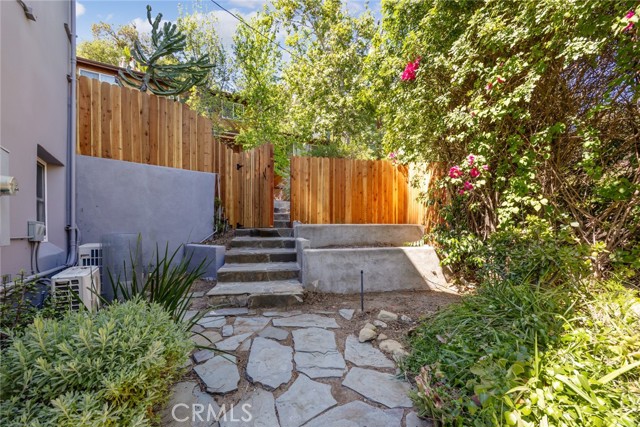 Detail Gallery Image 27 of 31 For 1620 Ina Dr, Glendale,  CA 91206 - 3 Beds | 1/1 Baths