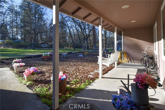 Detail Gallery Image 4 of 50 For 5328 Woodland Dr, Yreka,  CA 96097 - 4 Beds | 2 Baths