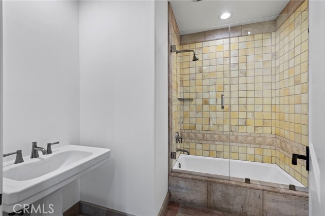 Detail Gallery Image 46 of 74 For 1316 Beverly Grove Pl, Beverly Hills,  CA 90210 - 5 Beds | 7/2 Baths