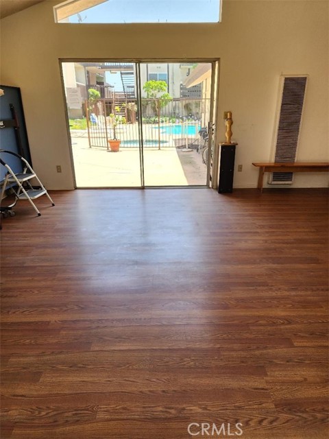 Detail Gallery Image 4 of 13 For 15116 S Raymond Ave #104,  Gardena,  CA 90247 - 2 Beds | 2 Baths