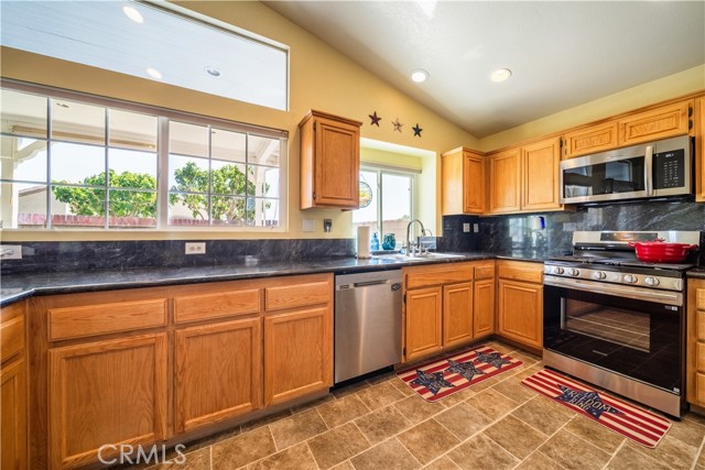 Detail Gallery Image 11 of 45 For 3224 Campbell, Rosamond,  CA 93560 - 4 Beds | 2 Baths