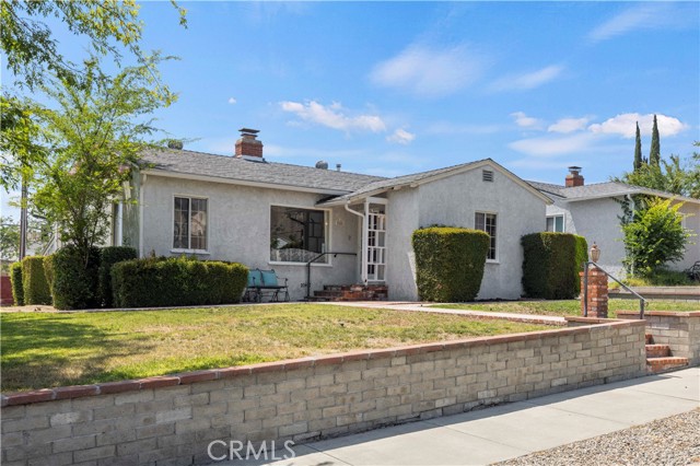 2505 North Keystone Street, Burbank CA: https://media.crmls.org/medias/8cec4822-9b24-4196-9d44-f2ef5a5ef953.jpg