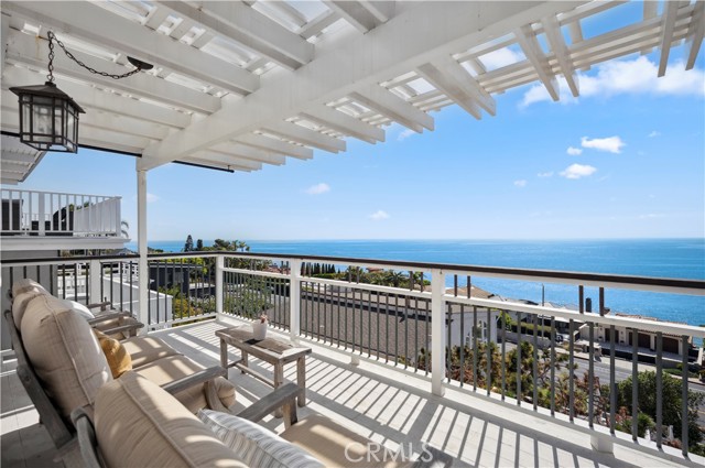 32086 Coast Highway, Laguna Beach CA: https://media.crmls.org/medias/8cece70b-15fc-4166-904b-f2ac9f1eed69.jpg
