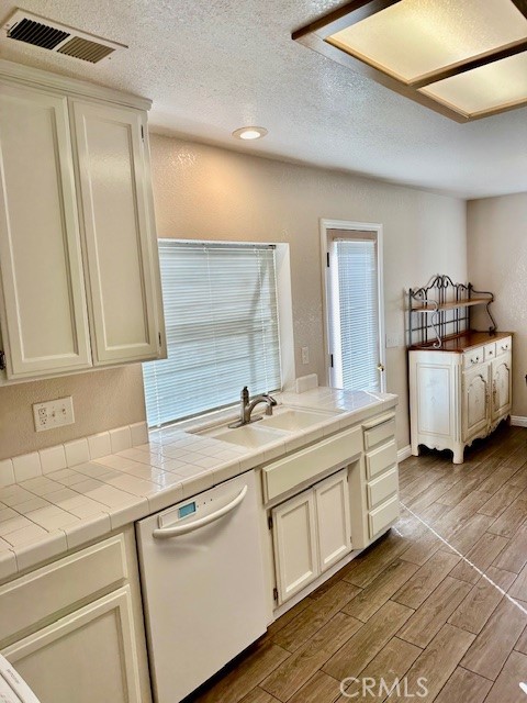 Detail Gallery Image 16 of 56 For 194 Picholine Way, Chico,  CA 95928 - 3 Beds | 2 Baths