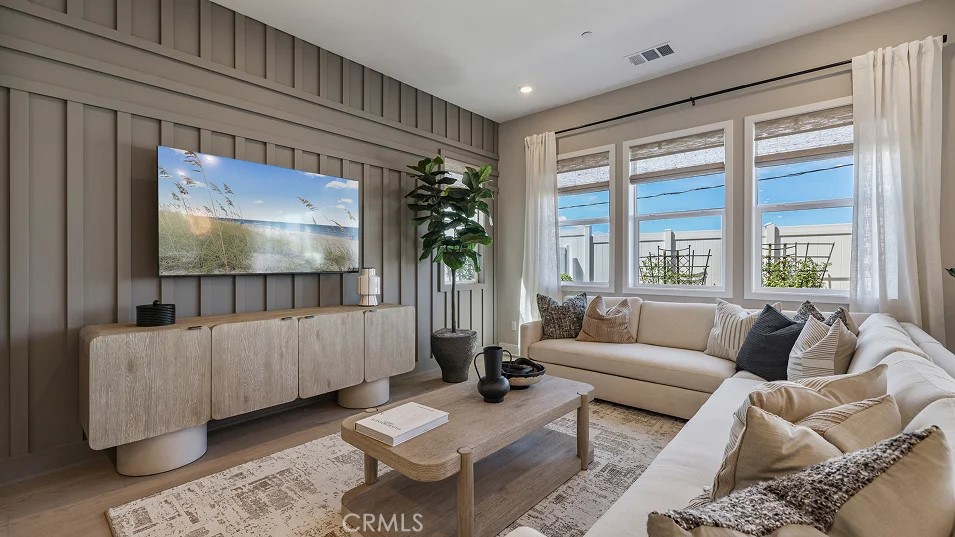 MLS #OC25268508 image #7