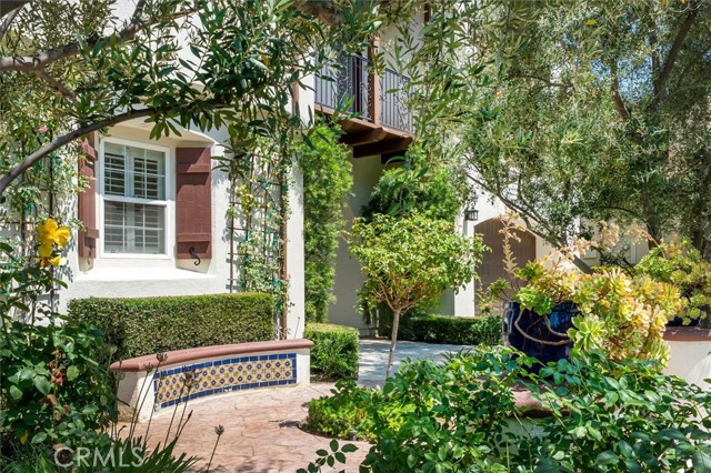 Detail Gallery Image 4 of 75 For 24711 Tiburon St, Valencia,  CA 91355 - 5 Beds | 5 Baths