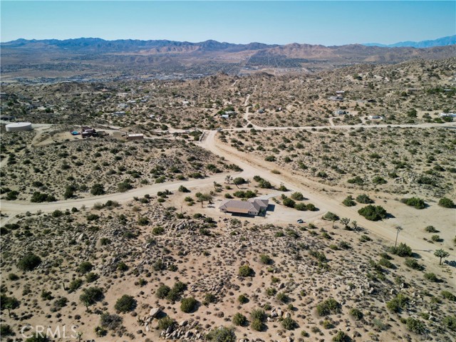 5601 Grand Avenue, Yucca Valley CA: https://media.crmls.org/medias/8cedb511-1921-4c8c-8f1b-fd9104b743f5.jpg