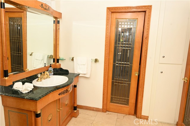 Detail Gallery Image 21 of 26 For 4836 Swinton Ave, Encino,  CA 91436 - 4 Beds | 3 Baths