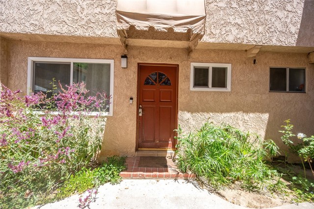 17061 Roscoe Boulevard, Northridge CA: https://media.crmls.org/medias/8cee0794-e104-4bcd-92d7-55fe117f3c33.jpg
