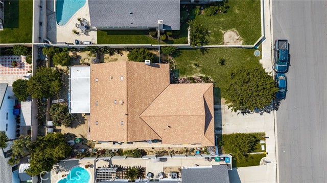 12597 Jalepeno Avenue, Chino CA: https://media.crmls.org/medias/8cee5fc4-45e4-4ded-acf5-1f8e204100a5.jpg