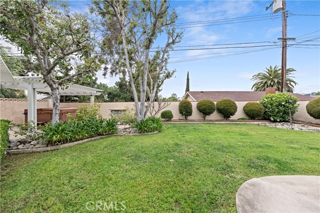 415 N Rennell Avenue, San Dimas CA: https://media.crmls.org/medias/8ceed1e1-4f7e-468c-97a6-02555d493223.jpg