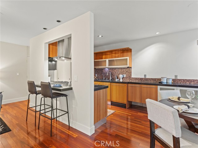 Detail Gallery Image 8 of 41 For 1410 S Bentley Ave #103,  –,  CA 90025 - 2 Beds | 2 Baths