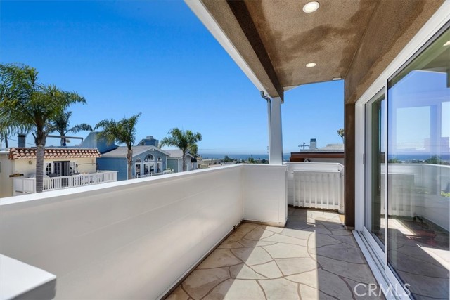 Detail Gallery Image 26 of 32 For 835 19th St, Hermosa Beach,  CA 90254 - 4 Beds | 3 Baths