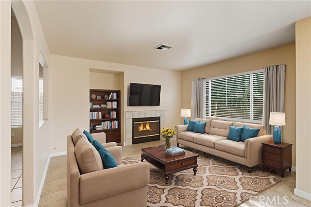 Detail Gallery Image 3 of 37 For 9609 Salinger, Bakersfield,  CA 93311 - 3 Beds | 2/1 Baths