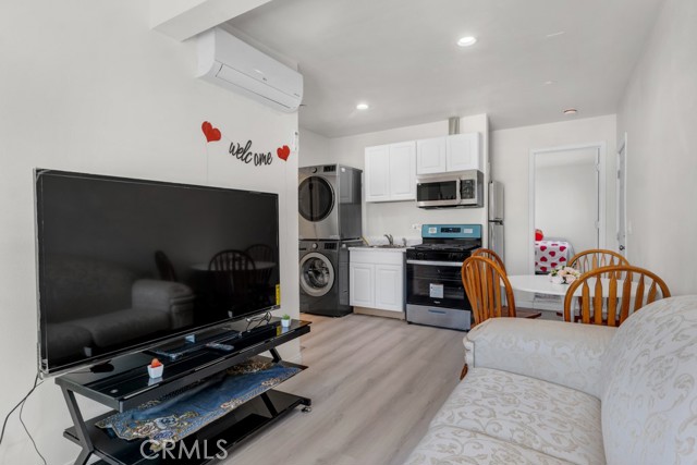Detail Gallery Image 45 of 61 For 7701 Baird Ave, Reseda,  CA 91335 - – Beds | – Baths