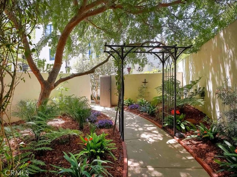 220 Santa Barbara Street #B