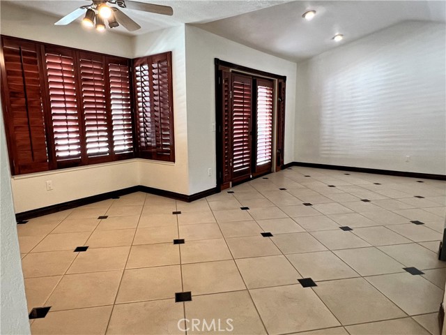 25699 Vista Famoso Drive, Moreno Valley CA: https://media.crmls.org/medias/8cf22aec-e9e7-4fcf-acc9-7021119746ee.jpg