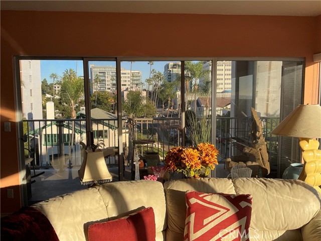 2620 2nd Avenue, San Diego CA: https://media.crmls.org/medias/8cf36950-e9d3-4779-8e05-caf75a4da355.jpg