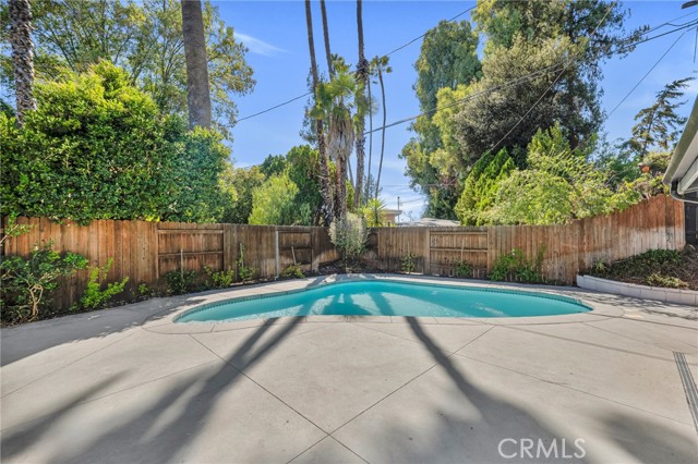 4941 Rigoletto Street, Woodland Hills CA: https://media.crmls.org/medias/8cf3eee2-a88f-4250-9806-129efe453b36.jpg