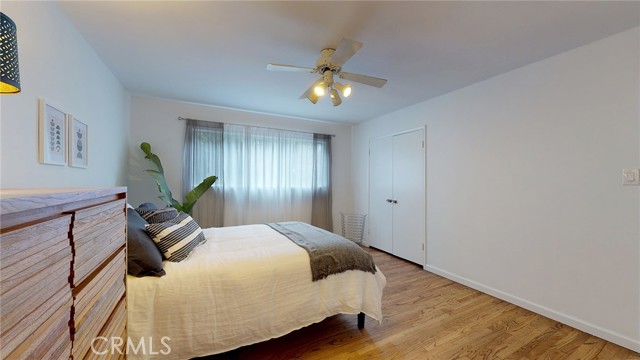 Ceiling Fan & Double Door Closet