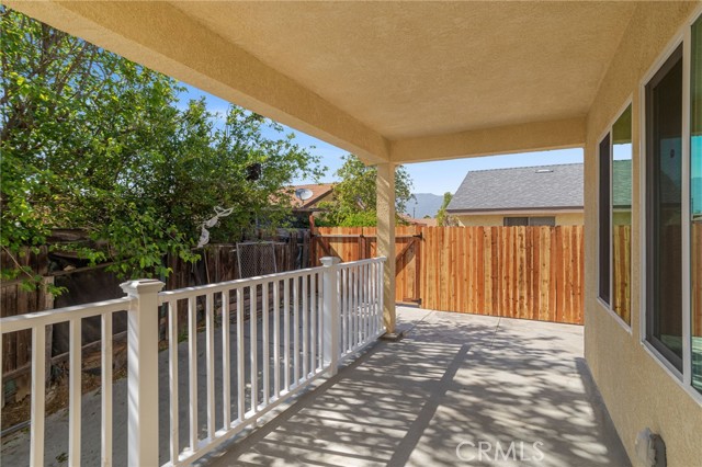 Detail Gallery Image 2 of 25 For 14815 Country Ln #2,  Fontana,  CA 92335 - 3 Beds | 2 Baths