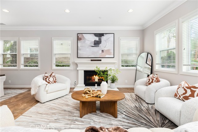 12 Starflower, Lake Forest CA: https://media.crmls.org/medias/8cf559f5-1116-46e2-9c62-8a32f37bd840.jpg