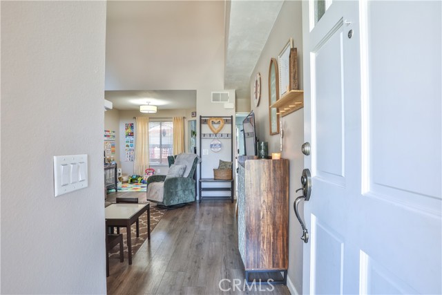 Detail Gallery Image 5 of 48 For 11214 Terra Vista Pkwy #54,  Rancho Cucamonga,  CA 91730 - 3 Beds | 2/1 Baths