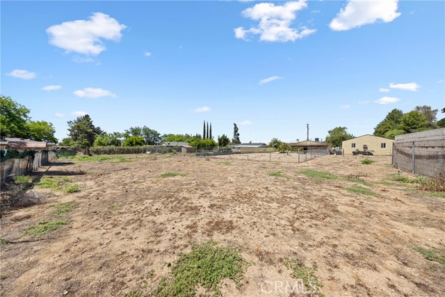 10880 Noble Street, Cherry Valley CA: https://media.crmls.org/medias/8cf5980d-8230-4b6b-b1ee-0e3dd48697de.jpg