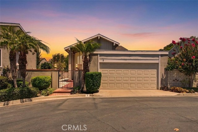 Front Image Thumbnail for CRDW26170642