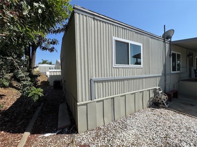 15181 Van Buren Boulevard, Riverside CA: https://media.crmls.org/medias/8cf641c0-6765-4a96-99d3-f403b80a22f2.jpg