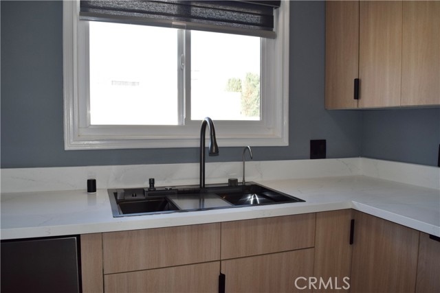 Detail Gallery Image 17 of 30 For 21317 Costanso St, Woodland Hills,  CA 91364 - 1 Beds | 1 Baths