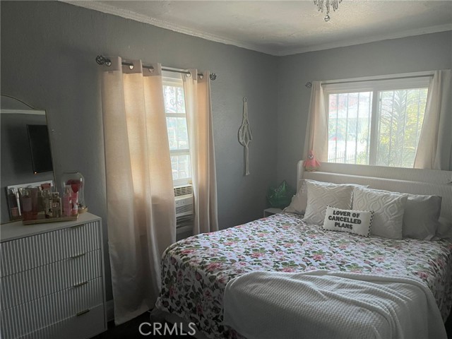 1824 E 109th Street, Los Angeles CA: https://media.crmls.org/medias/8cf6f75a-468a-4c9b-a699-a1db76c3f2c8.jpg