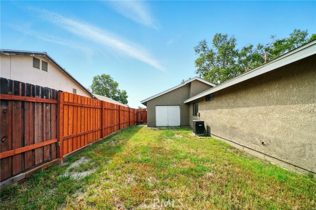 5530 Dahlia Street, San Bernardino CA: https://media.crmls.org/medias/8cf7470d-ef79-4738-804e-24d35717a808.jpg