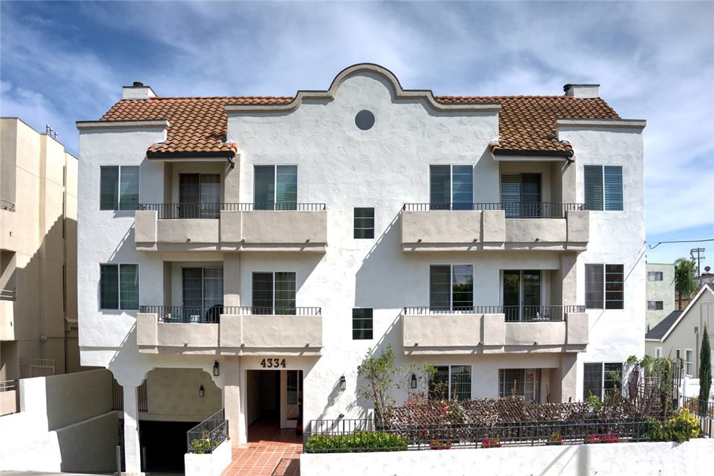 4334 Colbath Avenue #304