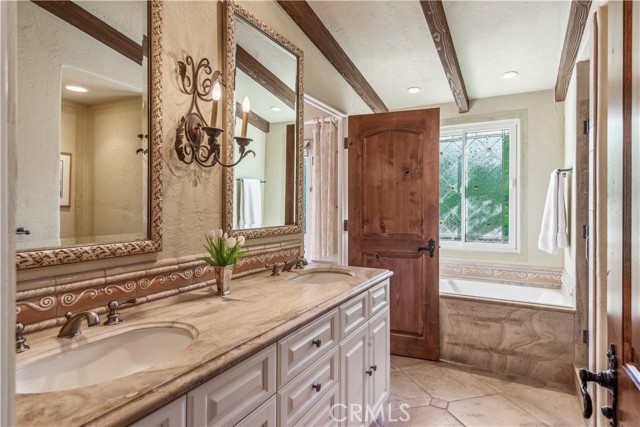 Detail Gallery Image 19 of 26 For 2105 via Visalia, Palos Verdes Estates,  CA 90274 - 4 Beds | 5 Baths