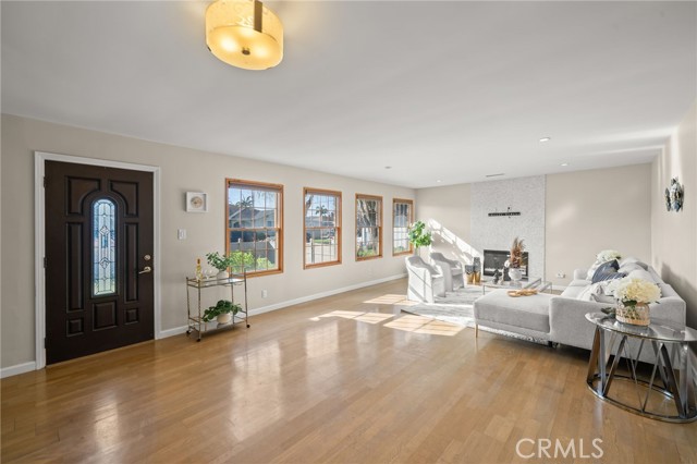 Detail Gallery Image 6 of 34 For 12313 Alberta, Culver City,  CA 90230 - 3 Beds | 2 Baths