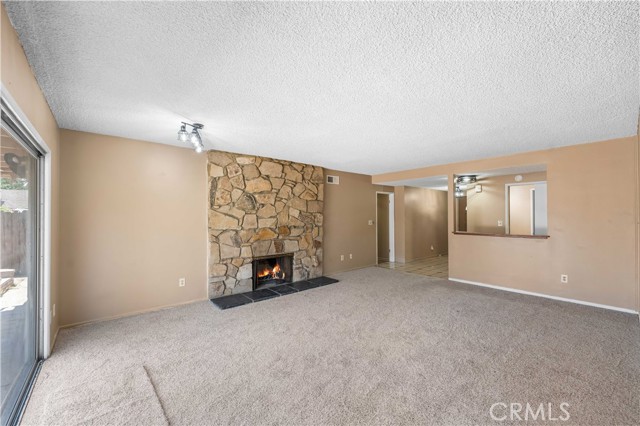 9946 Ruffner Avenue, North Hills CA: https://media.crmls.org/medias/8cf87fc4-36c0-4dd0-83ae-8e787587cbee.jpg