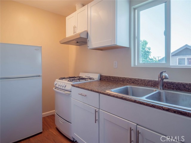 1805 W 35th Street, Los Angeles CA: https://media.crmls.org/medias/8cf88920-efdc-4714-a1af-bd788bdba01a.jpg