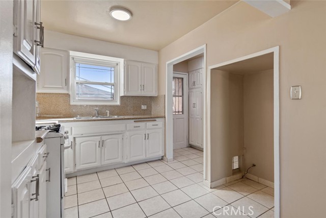 Detail Gallery Image 12 of 39 For 13438 Mercer, Pacoima,  CA 91331 - 3 Beds | 2/1 Baths