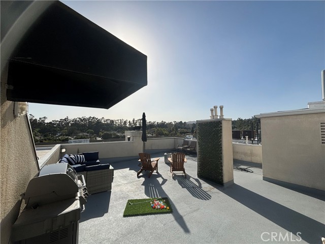Detail Gallery Image 16 of 21 For 390 S Sepulveda Blvd, –,  CA 90049 - 2 Beds | 3 Baths