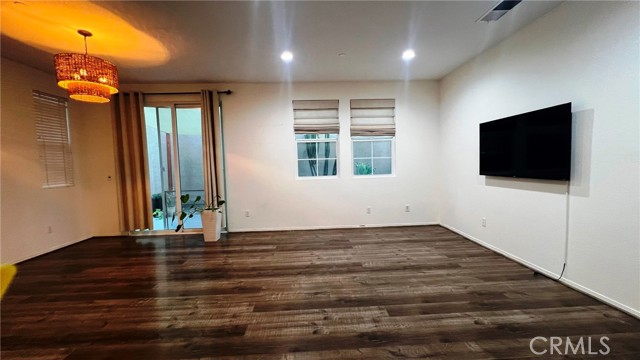 26330 Long Street, Loma Linda CA: https://media.crmls.org/medias/8cf92bb1-05f2-40d4-9899-8d0376717106.jpg