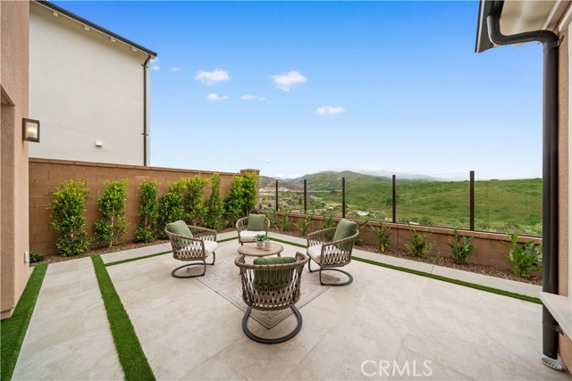 Detail Gallery Image 18 of 44 For 122 Mossvine, Irvine,  CA 92618 - 4 Beds | 3 Baths