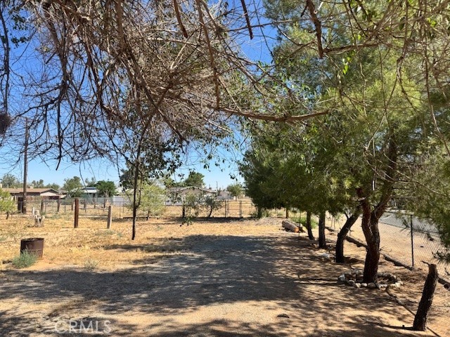 14122 Pawnee Road, Apple Valley CA: https://media.crmls.org/medias/8cf9bcef-1724-4dff-9bfd-d6a51206b5cf.jpg