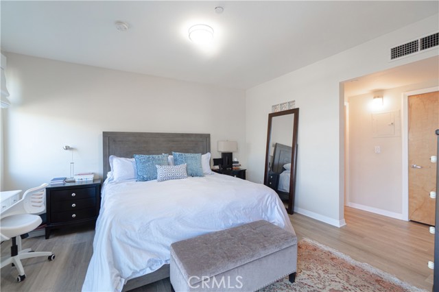 Detail Gallery Image 13 of 32 For 171 N Church Ln #403,  Los Angeles,  CA 90049 - 2 Beds | 2 Baths