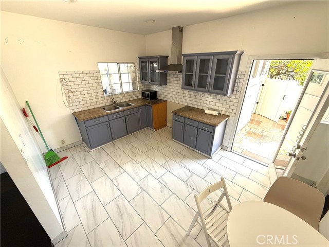 Detail Gallery Image 21 of 34 For 3008 W 30th St, Los Angeles,  CA 90018 - 2 Beds | 1 Baths