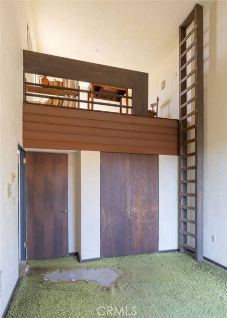 Bedroom with loft Bedroom with loft
