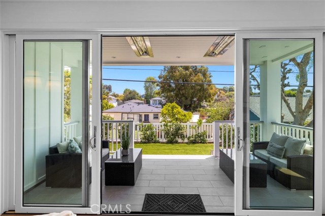 3002 Laurel Avenue, Manhattan Beach, California 90266, 5 Bedrooms Bedrooms, ,5 BathroomsBathrooms,Residential,Sold,Laurel,SB22092750