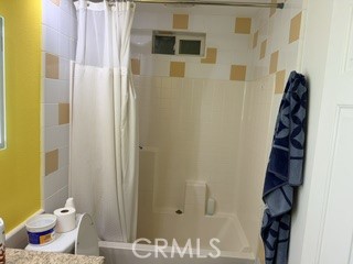 https://media.crmls.org/medias/8cfa707e-9d01-4bbe-a6d5-8d8b75ca7619.jpg?preset=X-Large