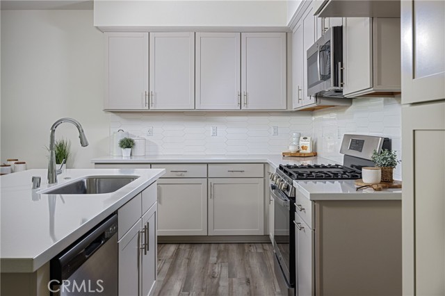 Detail Gallery Image 4 of 15 For 420 Coyote, Lake Forest,  CA 92610 - 2 Beds | 2/1 Baths