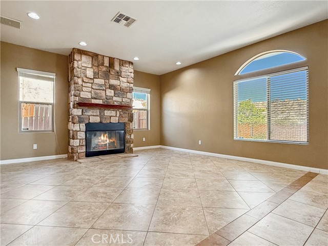 57466 Buena Suerte Road, Yucca Valley CA: https://media.crmls.org/medias/8cfb3825-3388-4c79-b6cf-a293c6ef8501.jpg